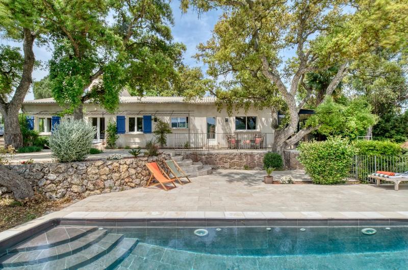 Maison de domaine équestre - 524 m² - 9 pièces