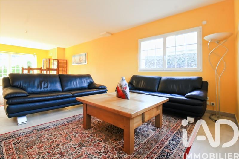 Maison - 235 m² - 7 pièces