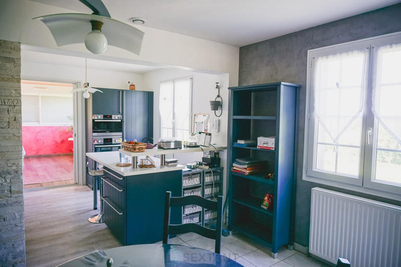 Maison - 219 m² - 9 pièces