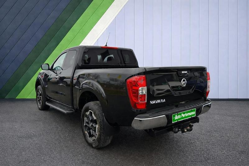 Nissan Navara II King-Cab 2.3 Dci 160 n-Connecta 21.500 Ht