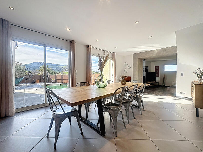 Villa - 145 m² - 6 pièces