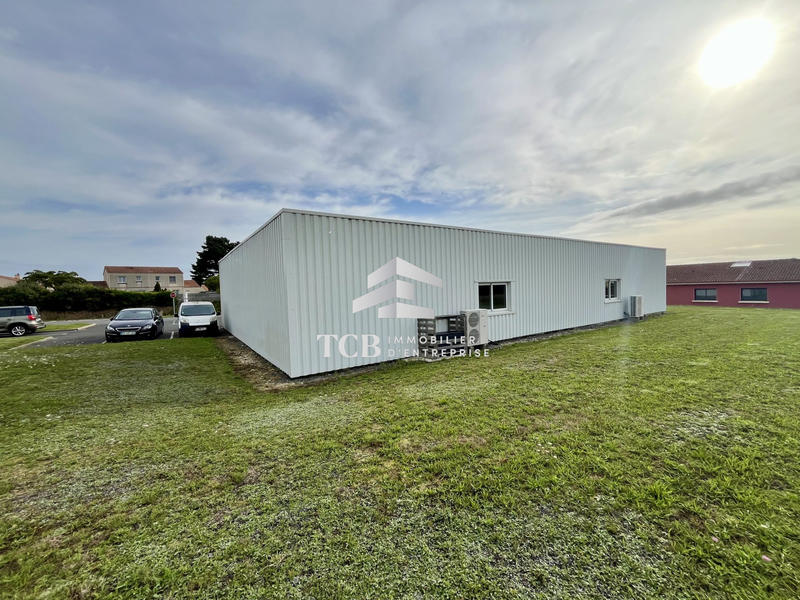 Local d'activités - 408 m²