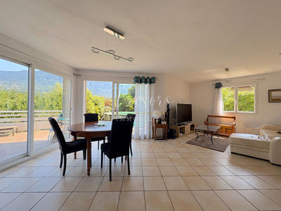 Maison - 170 m² - 8 pièces