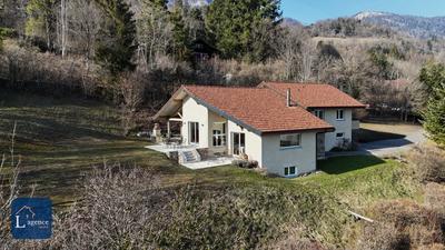 Maison - 262 m² - 8 pièces