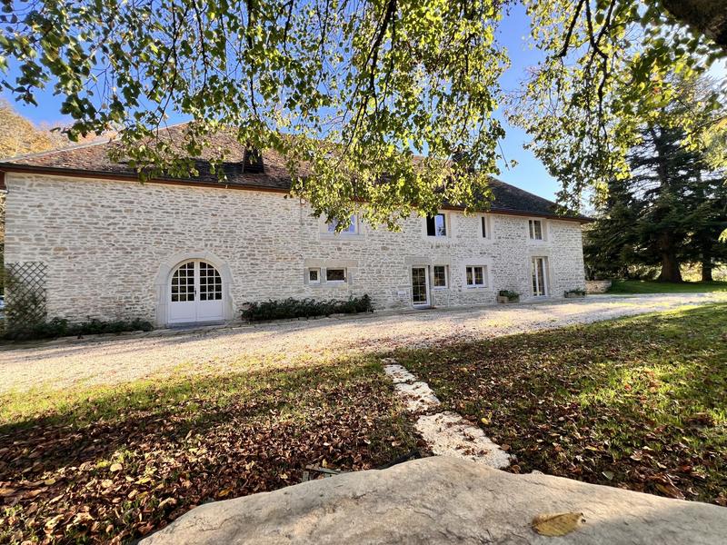Maison - 430 m² - 10 pièces