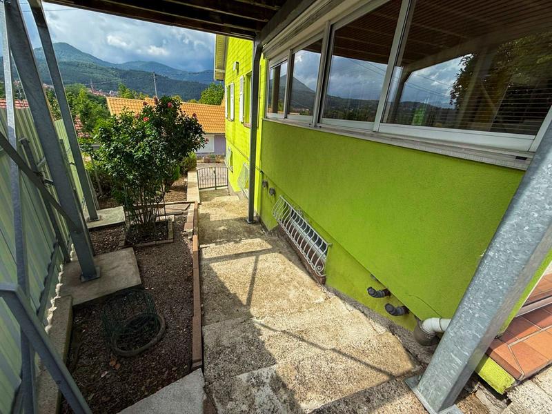 Appartement - 186 m² - 6 pièces