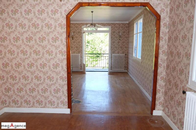 Maison traditionnelle - 165 m² - 9 pièces