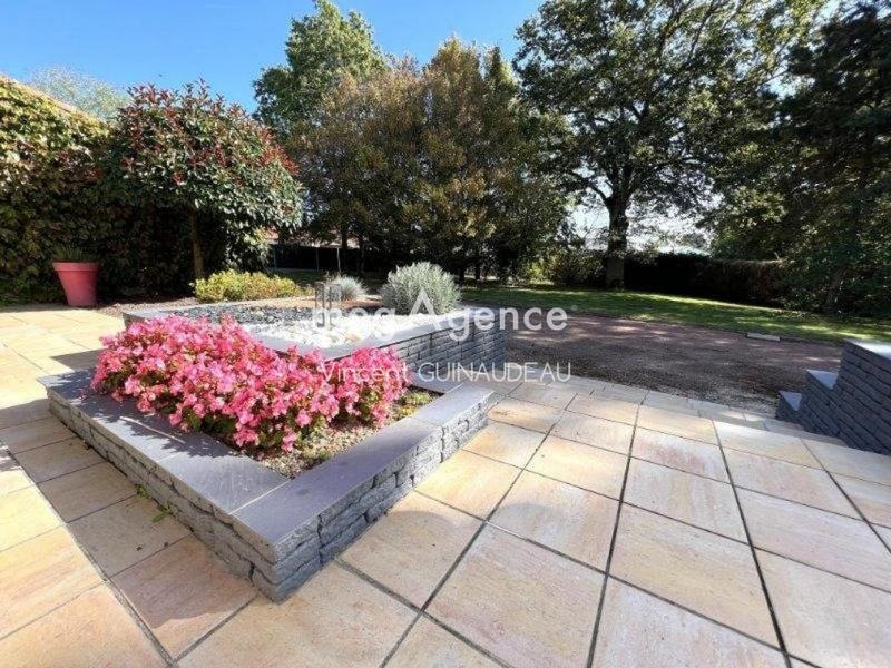 Maison - 250 m² - 7 pièces