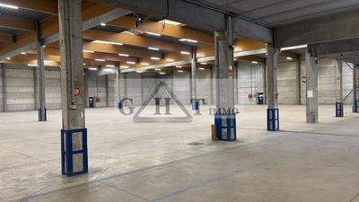 Entrepôt - 5 023 m²