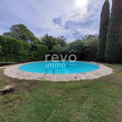 Maison - 190 m² - 8 pièces