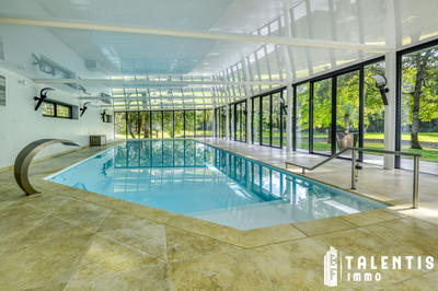 Maison - 342 m² - 12 pièces