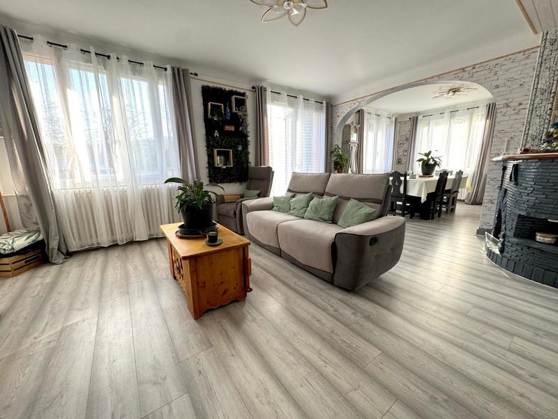 Maison - 177 m² - 7 pièces