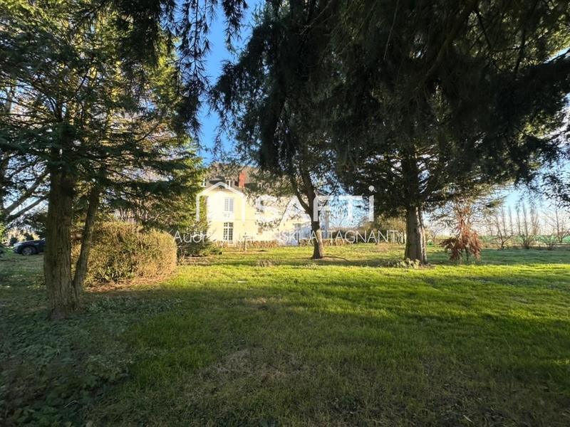 Maison de maîtres - 375 m² - 11 pièces