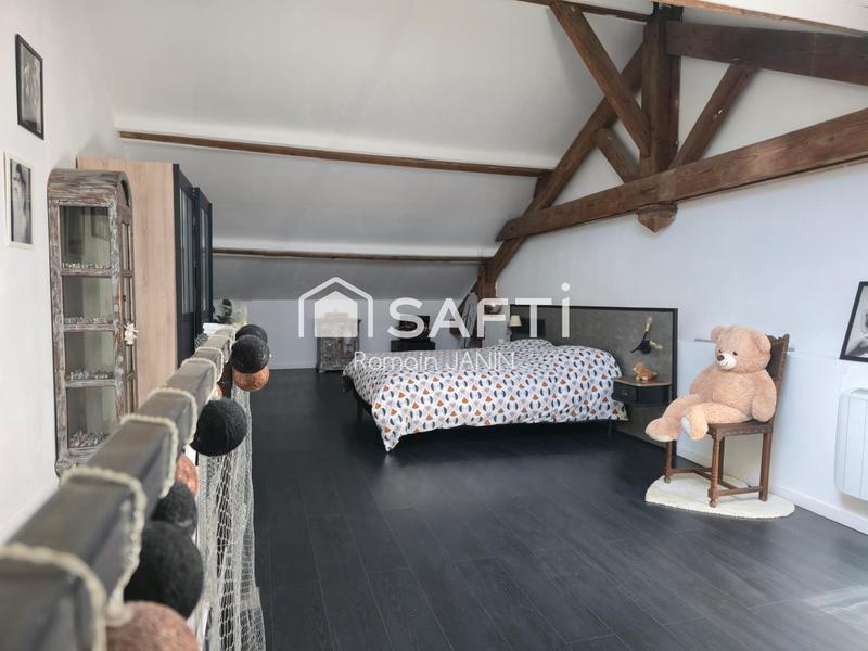 Maison - 210 m² - 7 pièces