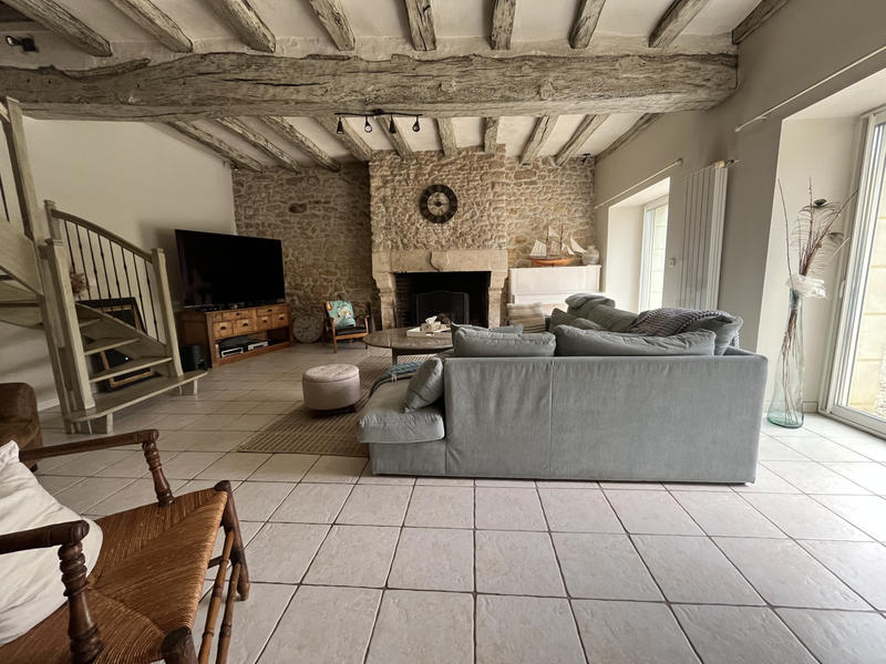 Maison - 208 m² - 8 pièces