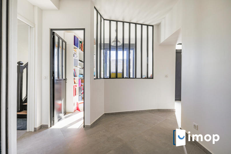 Pavillon - 180 m² - 10 pièces