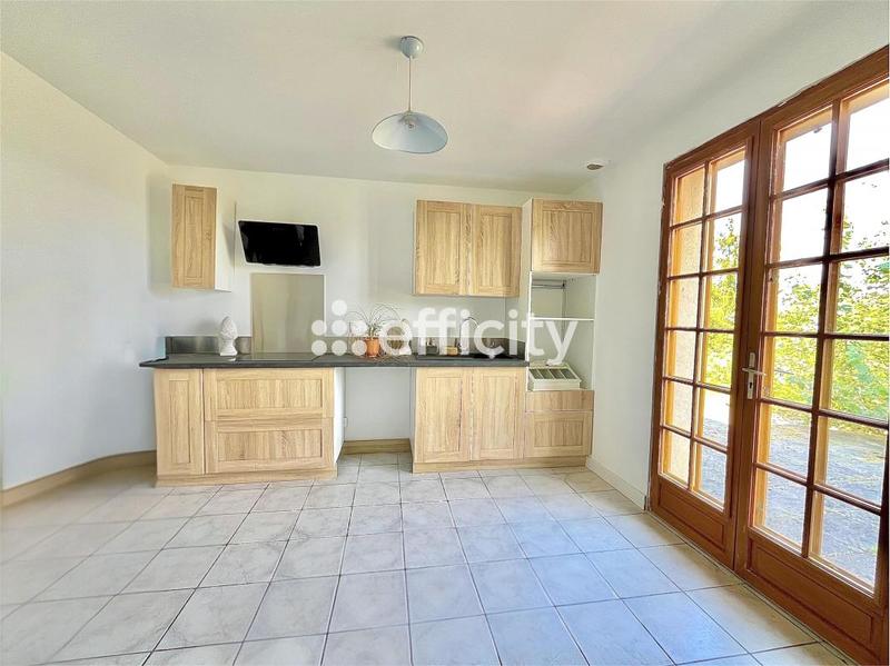 Maison - 140 m² - 7 pièces