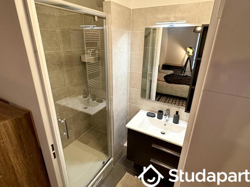 Chambre - 13 m² - 1 pièce