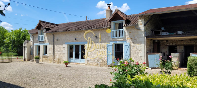 Maison - 237 m² - 7 pièces