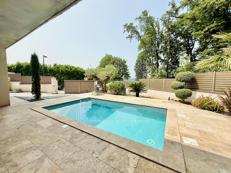 Villa - 145 m² - 6 pièces