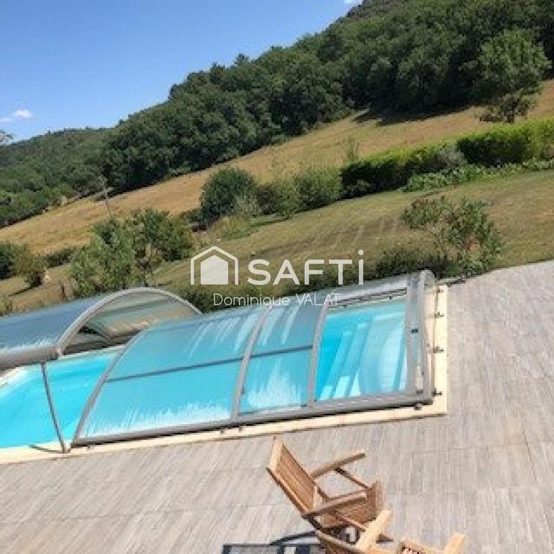 Maison - 218 m² - 5 pièces