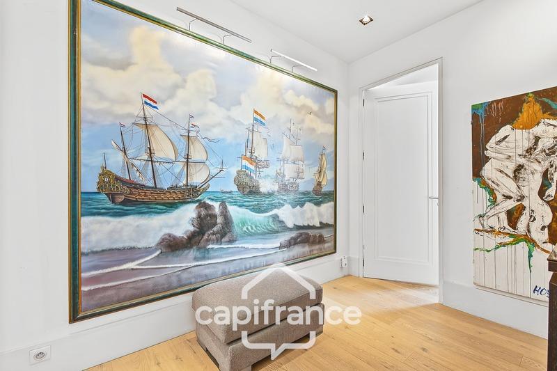 Maison - 323 m² - 10 pièces