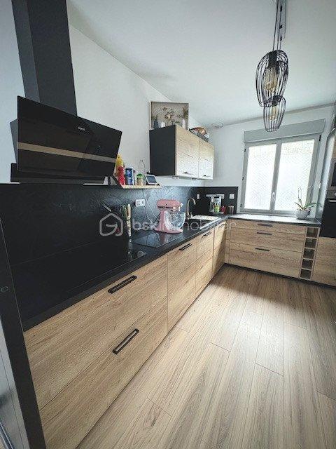 Maison - 94 m² - 5 pièces