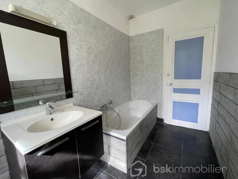 Maison en pierre - 140 m² - 6 pièces