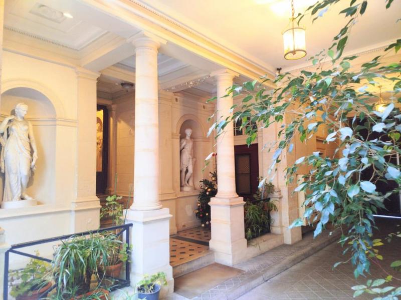 Duplex - 345 m² - 8 pièces