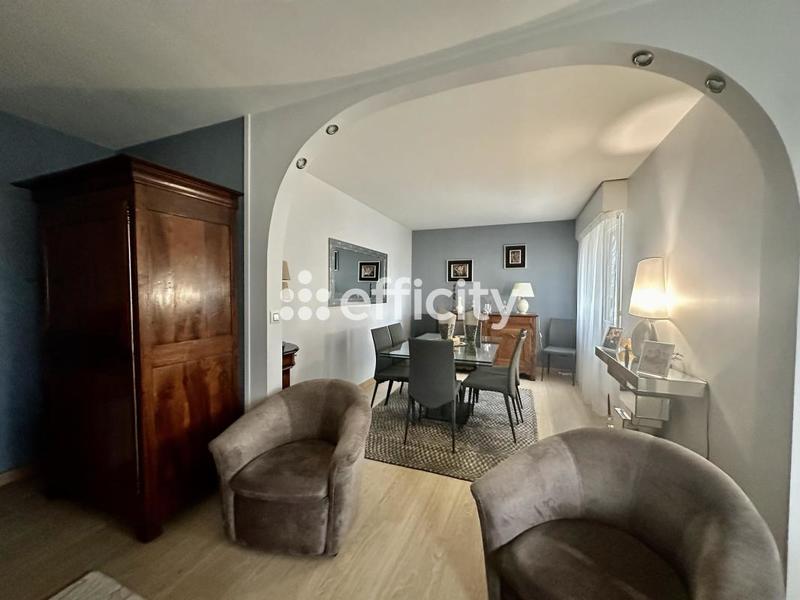 Appartement - 98 m² - 5 pièces