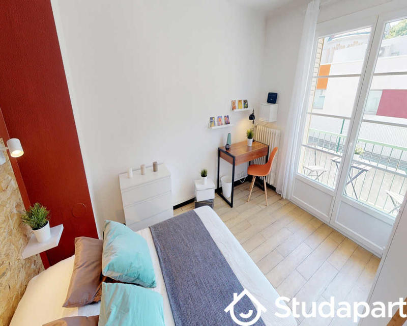 Chambre - 70 m² - 1 pièce