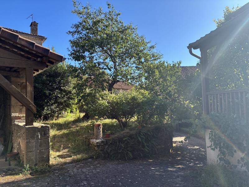 Maison de village - 150 m² - 2 pièces