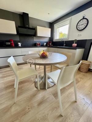 Maison traditionnelle - 85 m² - 5 pièces