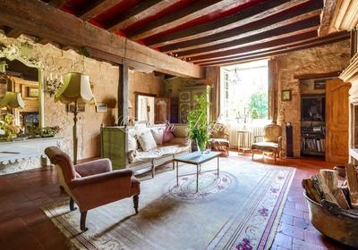 Château - 4 400 m² - 35 pièces