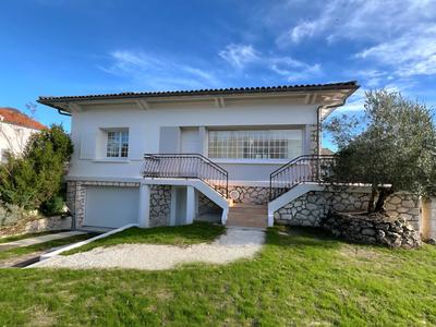 Maison - 160 m² - 8 pièces