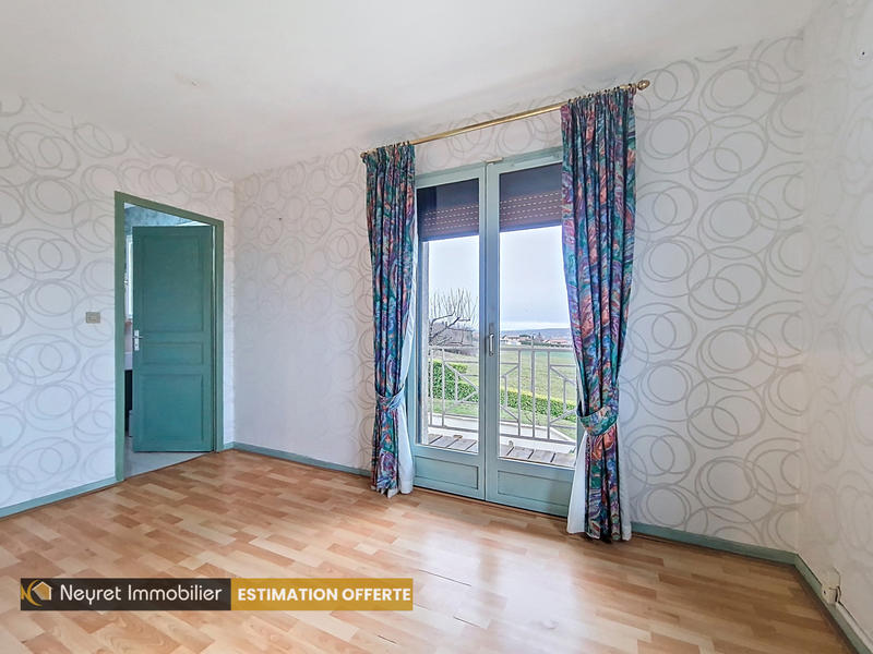 Maison - 137 m² - 7 pièces