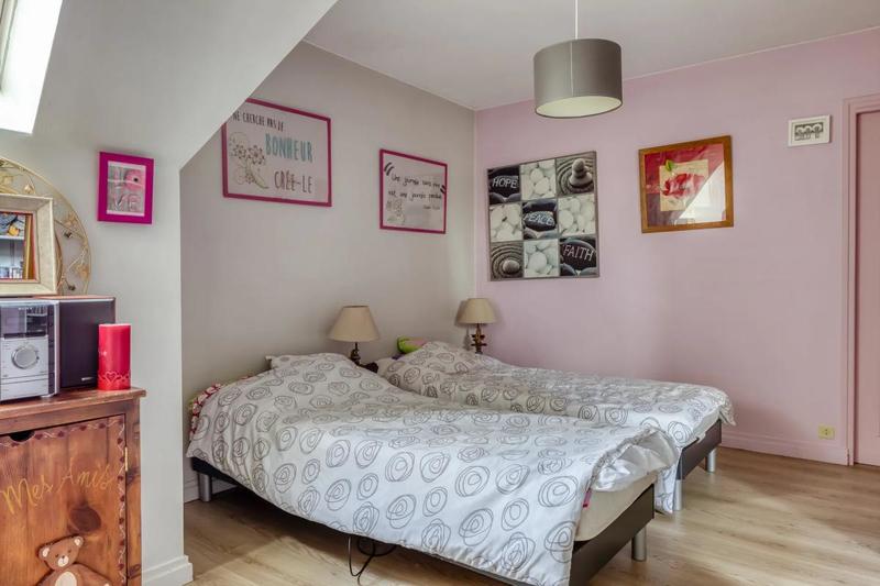 Propriété - 318 m² - 7 pièces