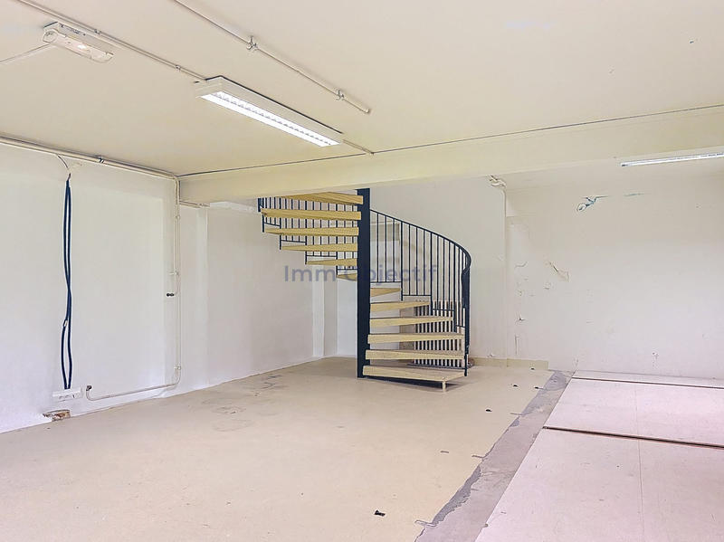 Entrepôt - 190 m²
