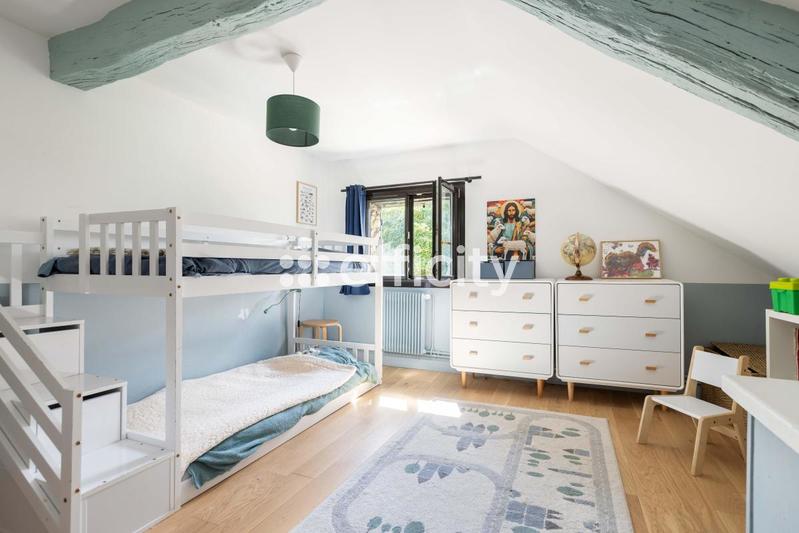 Demeure - 200 m² - 7 pièces