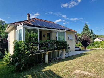 Maison - 95 m² - 5 pièces