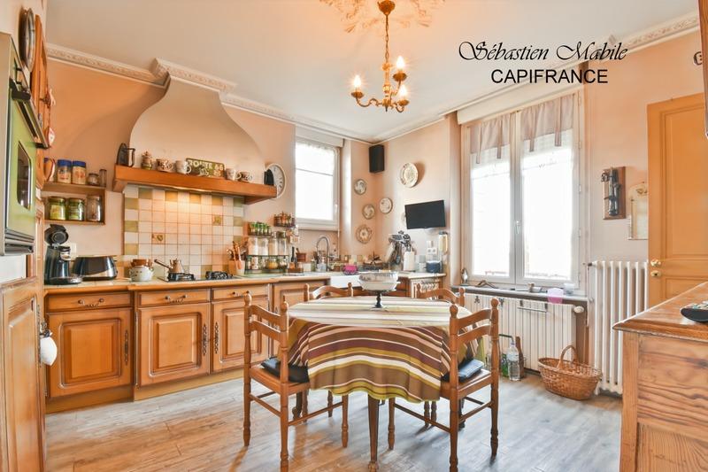 Maison bourgeoise - 264 m² - 10 pièces