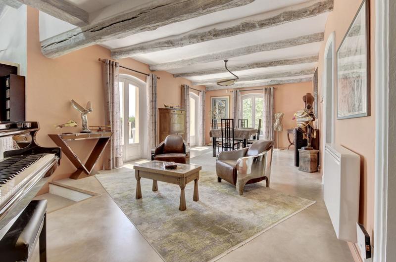 Maison - 230 m² - 7 pièces