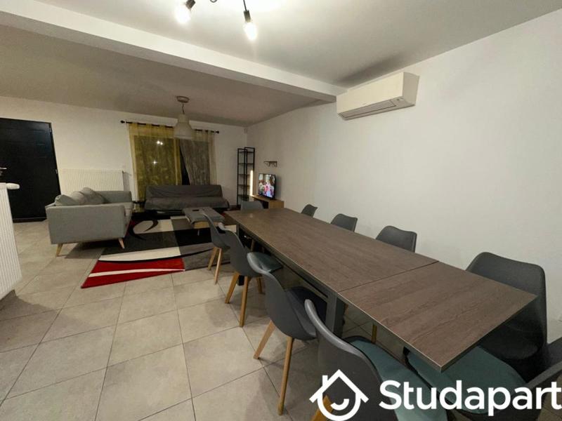 Chambre - 11 m² - 1 pièce