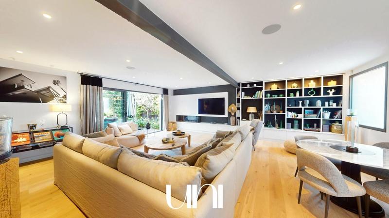 Maison - 270 m² - 7 pièces