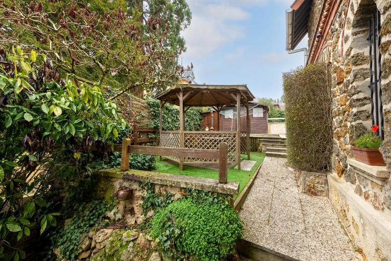 Maison - 102 m² - 6 pièces