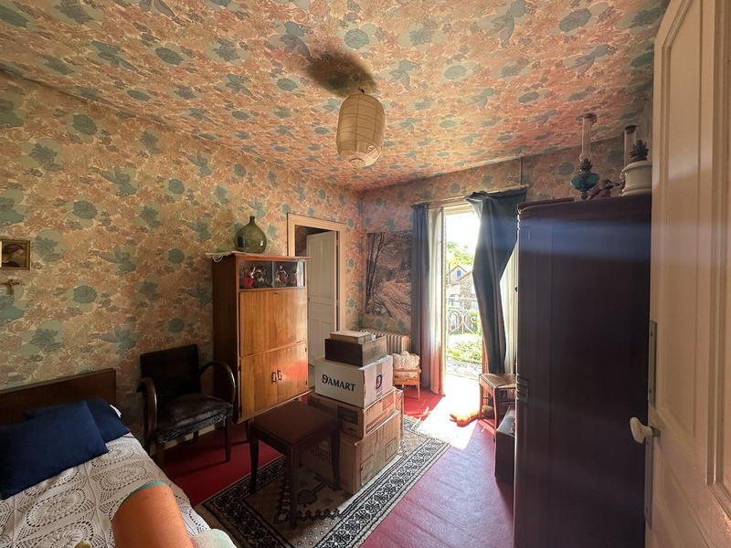 Maison - 180 m² - 9 pièces