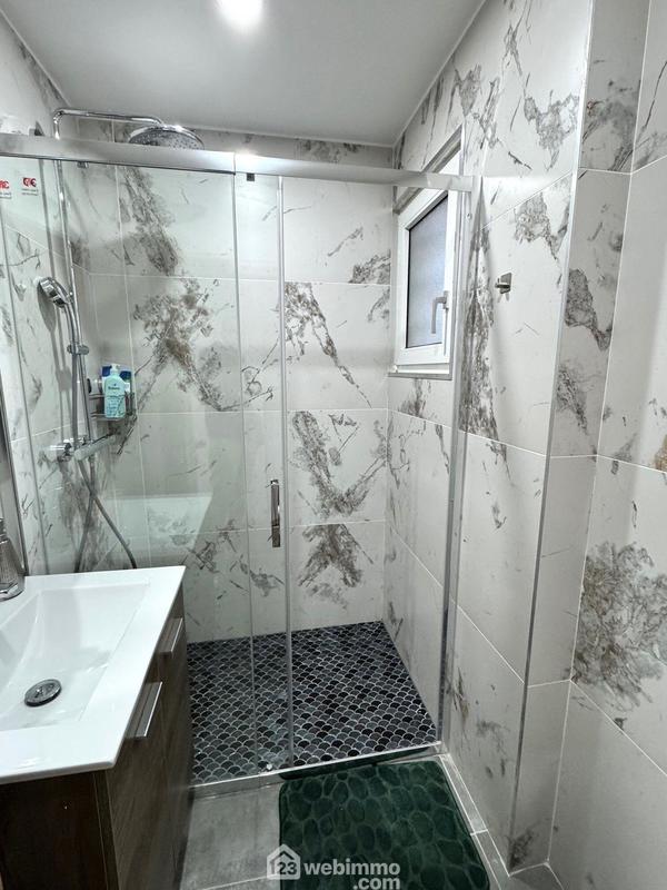 Maison - 200 m² - 7 pièces