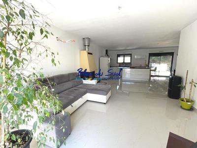 Maison - 96 m² - 3 pièces