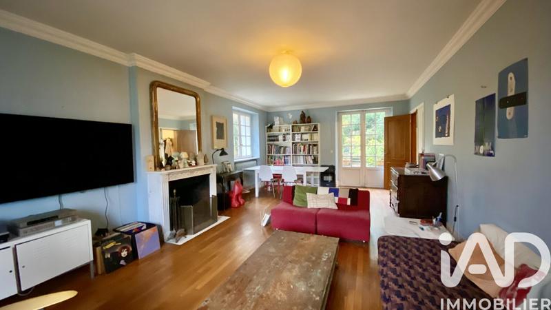 Maison - 305 m² - 10 pièces