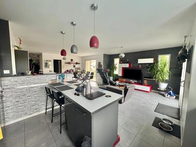 Maison - 120 m² - 4 pièces